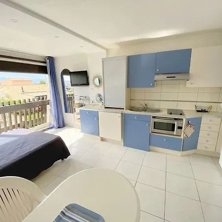 106, Port Venus Au Village Naturiste Apartment *