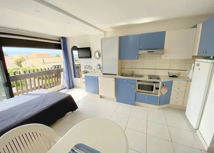 106, Port Venus Au Village Naturiste Апартаменты *